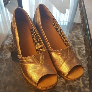 TOMS rose gold wedges limited editions